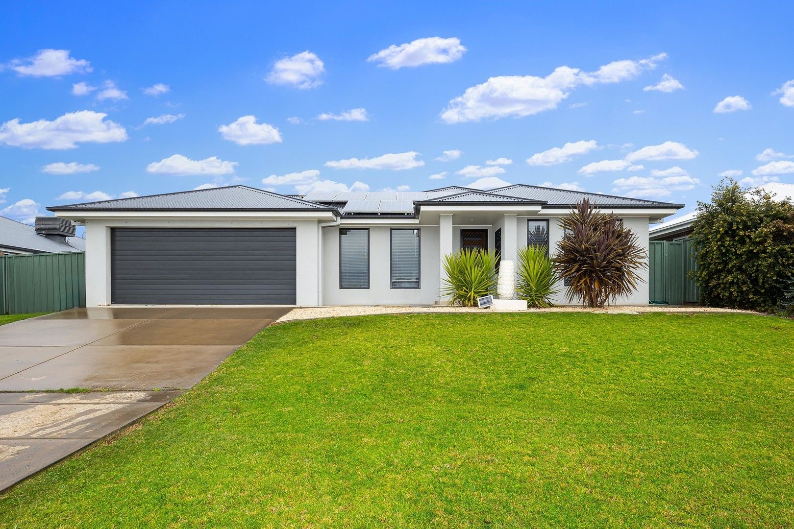 23 Paperbark Drive, Forest Hill NSW 2651