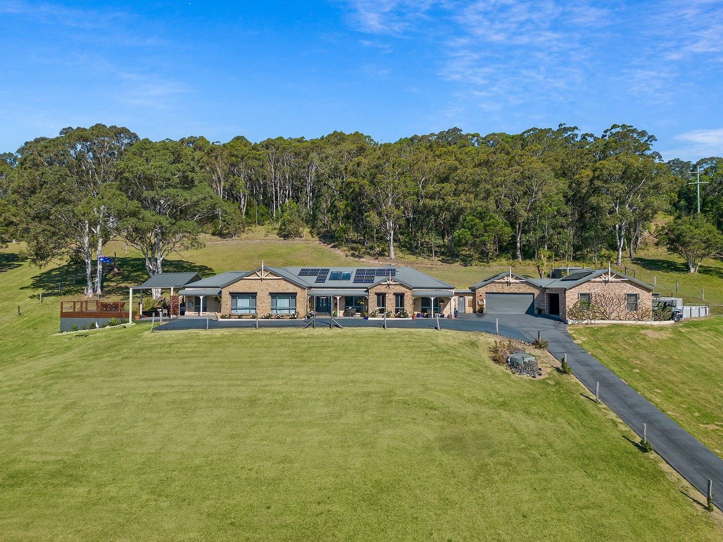 4 bedrooms Acreage / Semi-Rural in 2 Chaplin Place ALBION PARK NSW, 2527