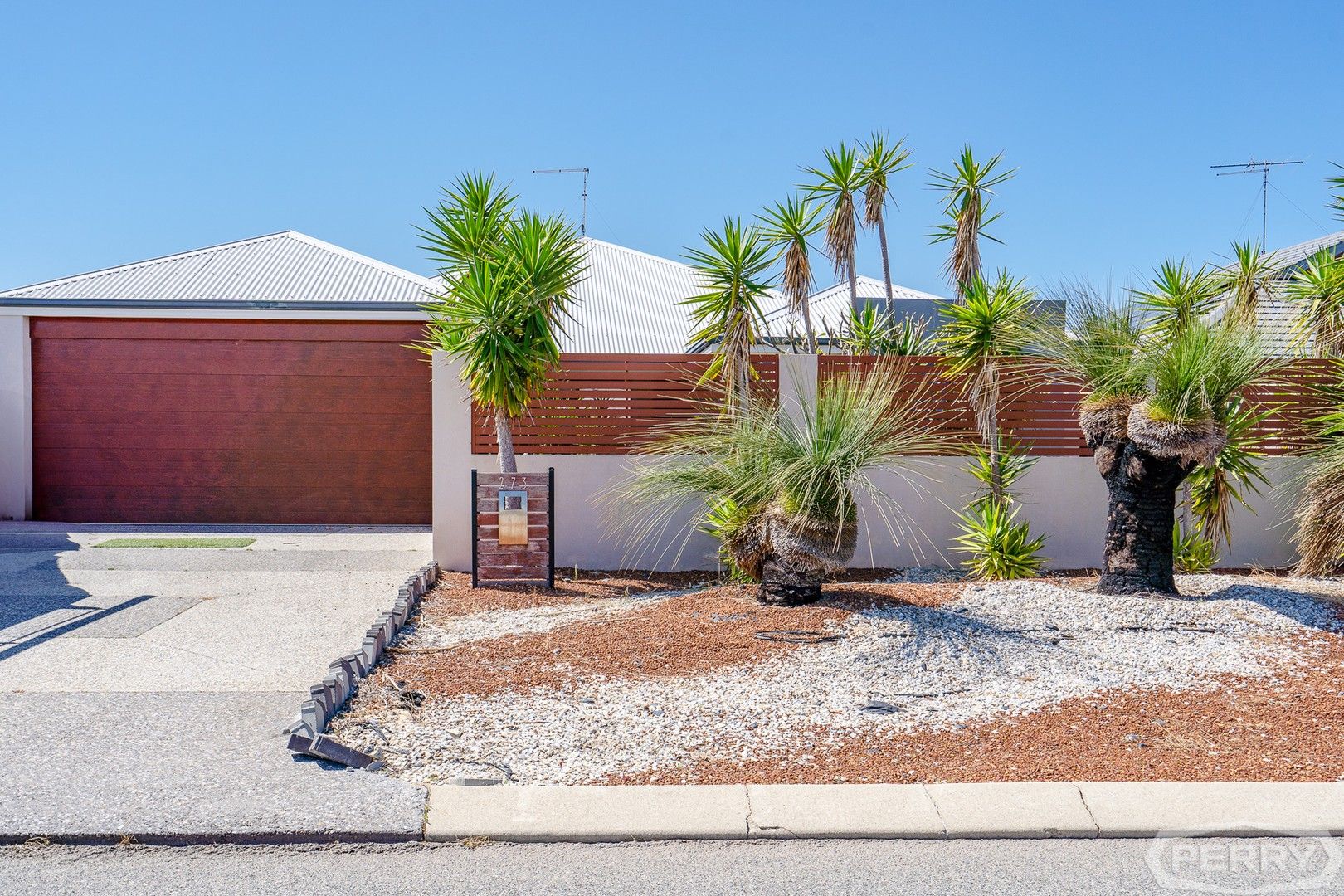 4 bedrooms House in 273 Peelwood Parade HALLS HEAD WA, 6210