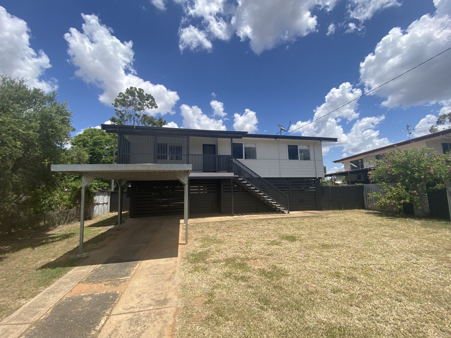3 bedrooms House in 6 Gordon Terrace MORANBAH QLD, 4744