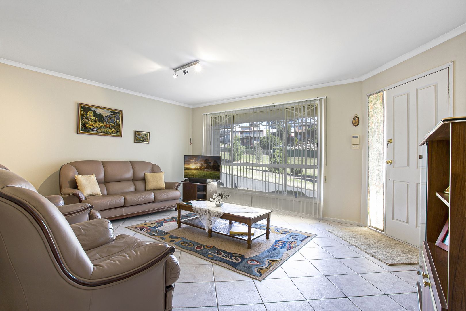 11 Invergowrie Avenue, Glen Alpine NSW 2560, Image 1