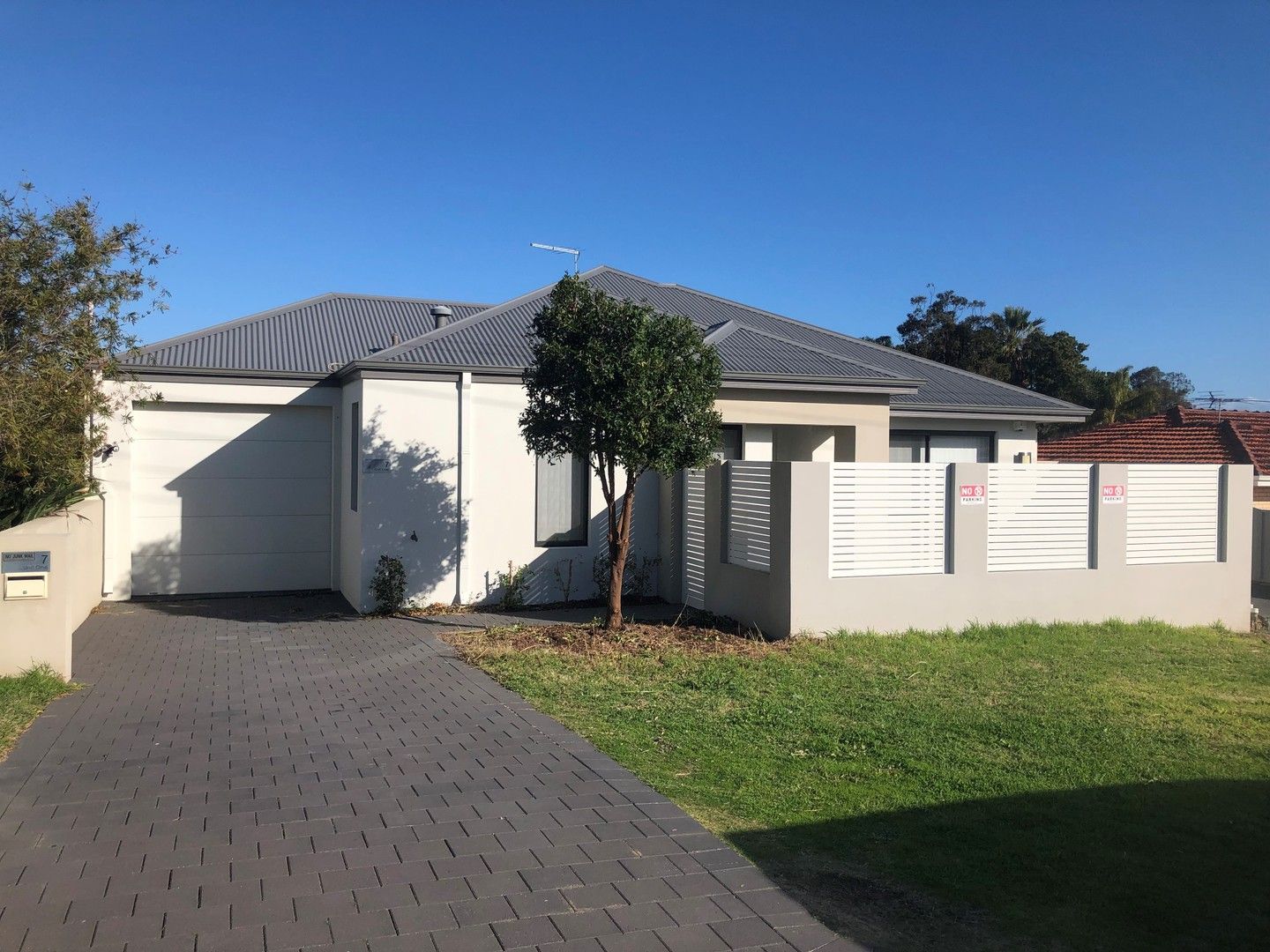 3 bedrooms House in 1/7 Bushy Road SPEARWOOD WA, 6163