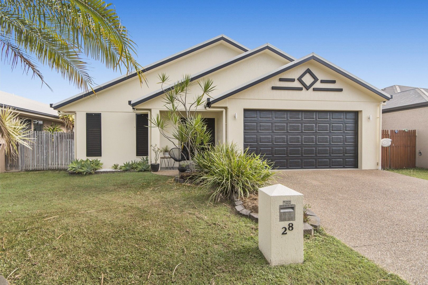 3 bedrooms House in 28 Lakeshore Circuit IDALIA QLD, 4811