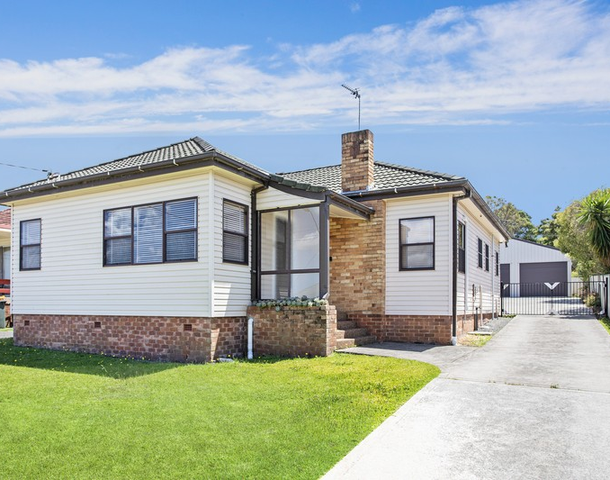 324 Northcliffe Drive, Lake Heights NSW 2502
