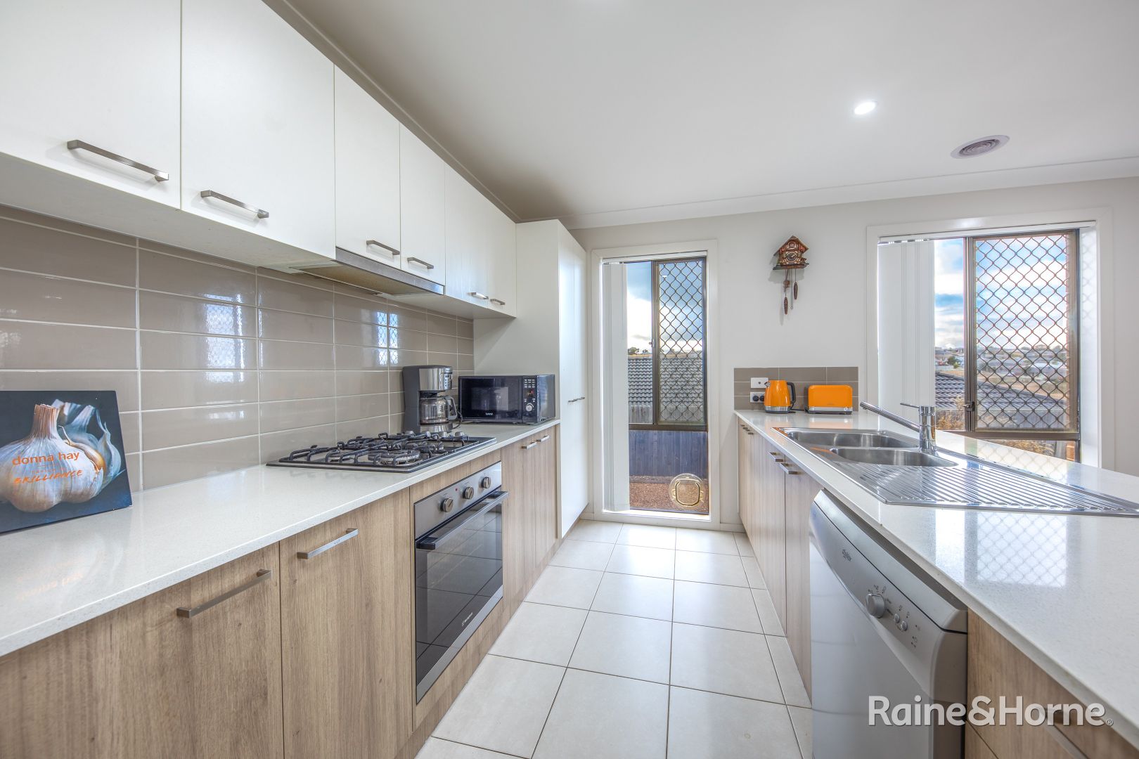 54 Wedmore Crescent, Sunbury VIC 3429, Image 2