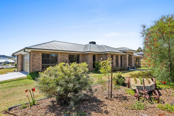 Picture of 10 Blue Gum Road, TAMWORTH NSW 2340