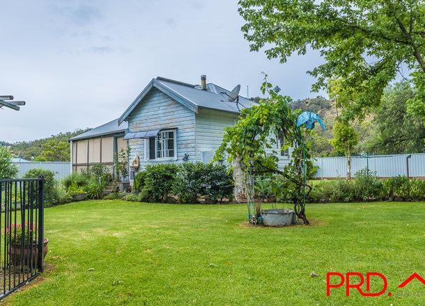 2 Duncan Street, Woolomin NSW 2340