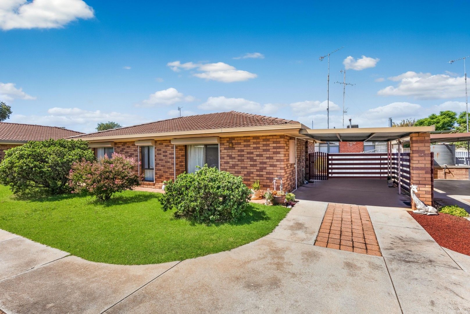 2/53 Shadforth Street, Kerang VIC 3579, Image 0