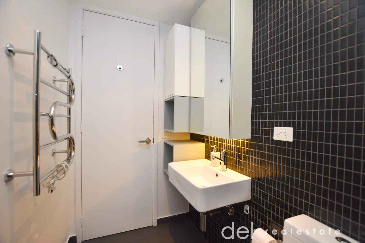 Additional image 12 of 1/17 Ellesmere Road, Windsor VIC 3181