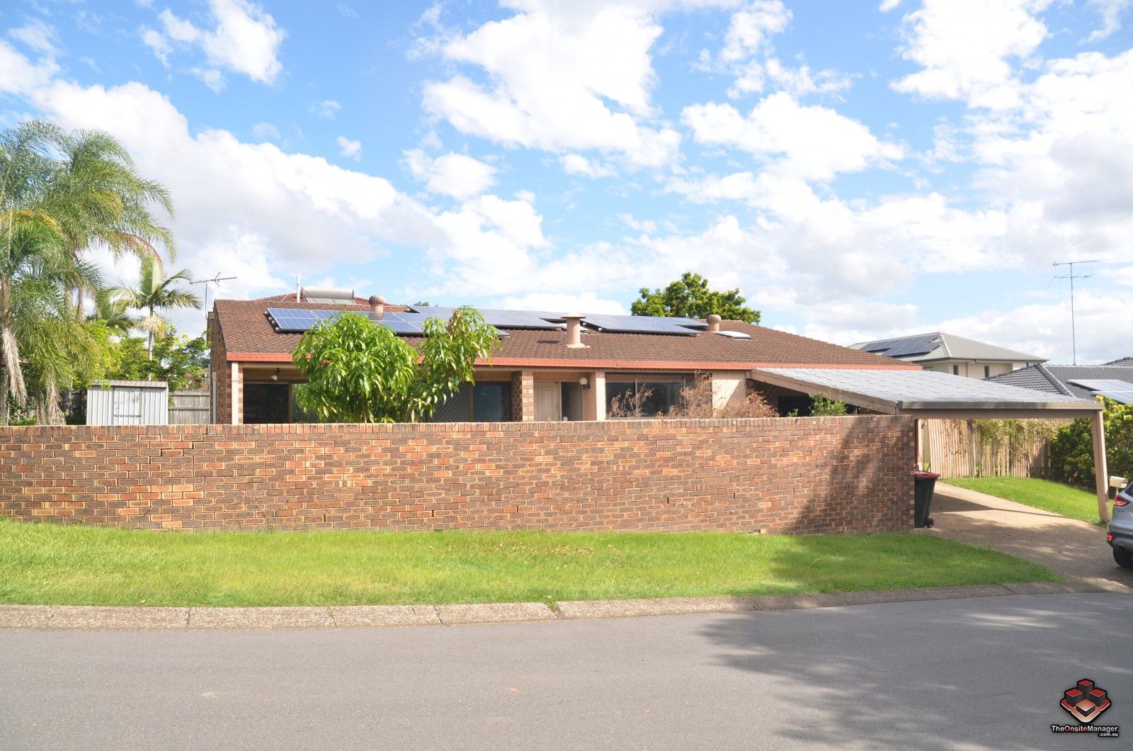 5 bedrooms House in 3 Metropole Street ROBERTSON QLD, 4109