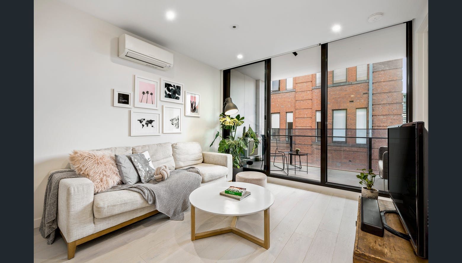 2 bedrooms Apartment / Unit / Flat in 412/107 Cambridge St COLLINGWOOD VIC, 3066