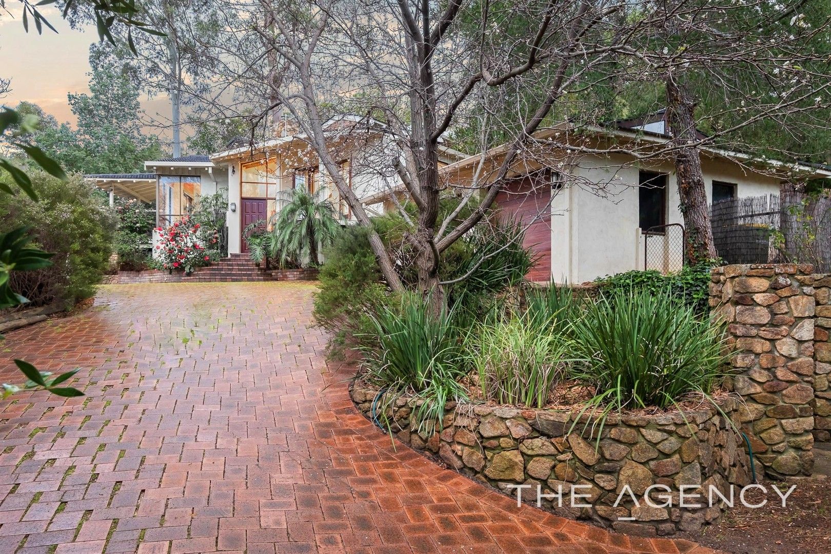 4 bedrooms House in 14 Kookaburra Place DARLINGTON WA, 6070