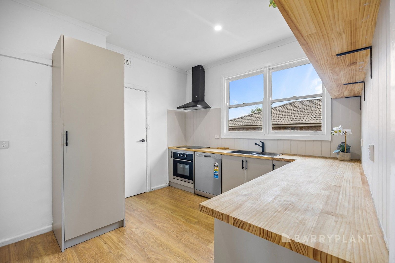 2 bedrooms House in 417 Gillies Street North WENDOUREE VIC, 3355