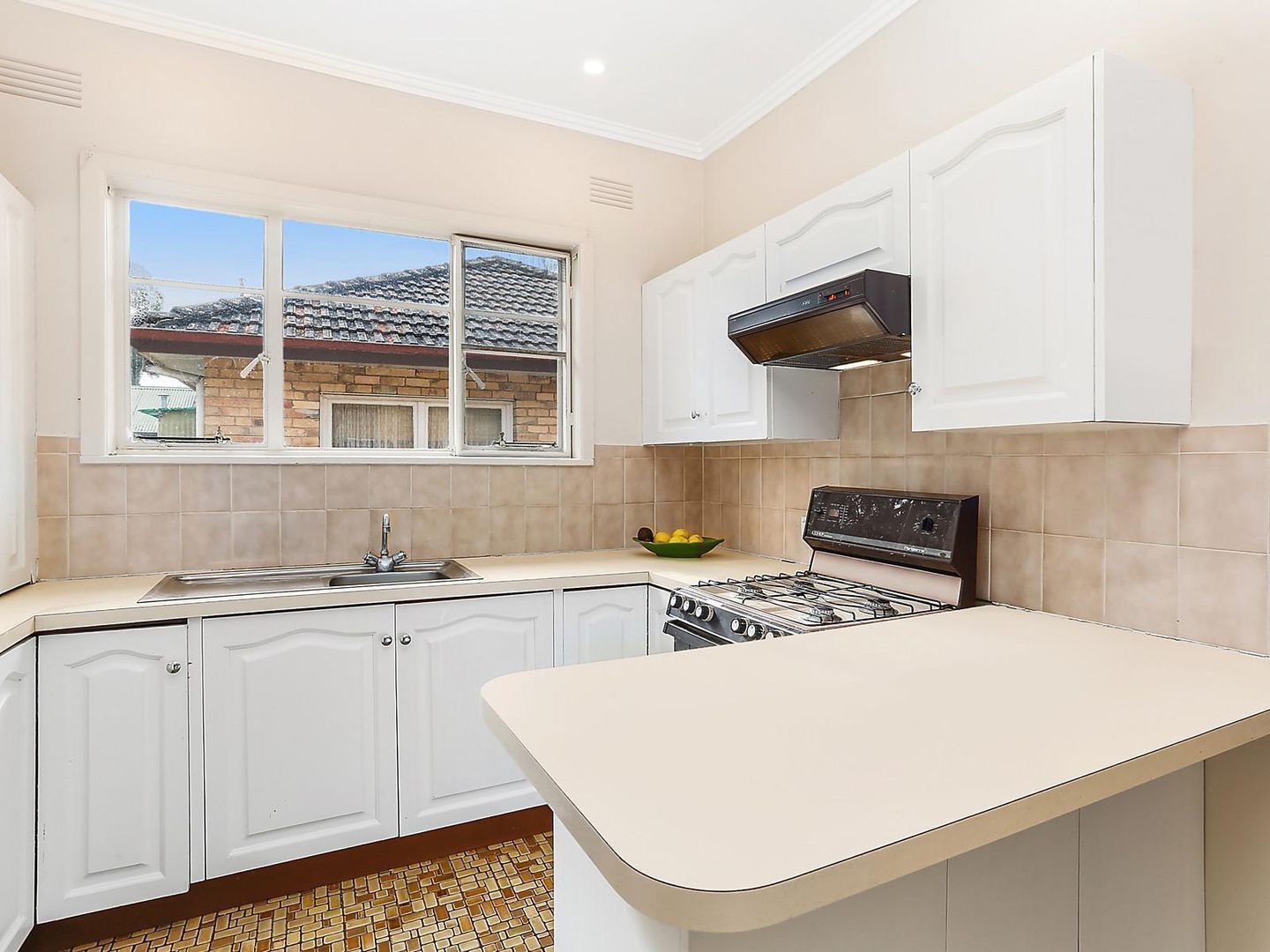 10 Gunyah Road, Blackburn North VIC 3130, Image 2