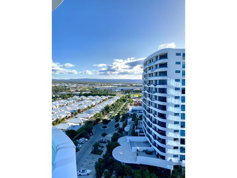 21010/5 Harbour Side Court, Biggera Waters QLD 4216