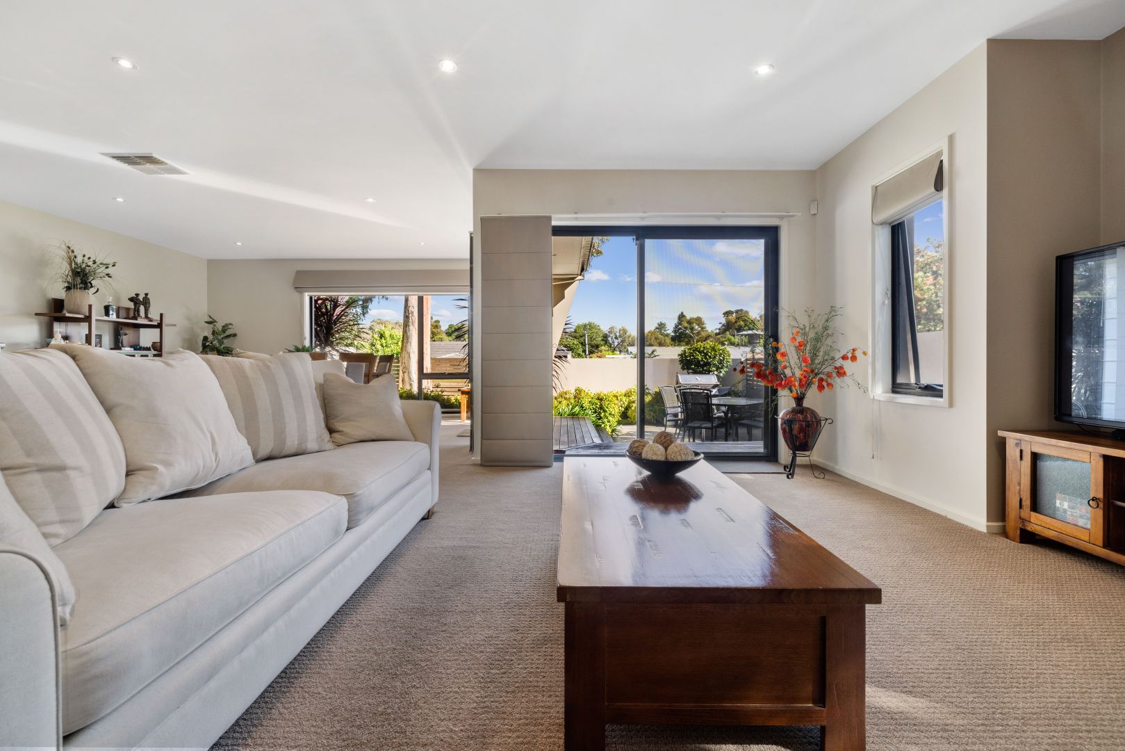 2 Biddlecombe St, Pearce ACT 2607, Image 1