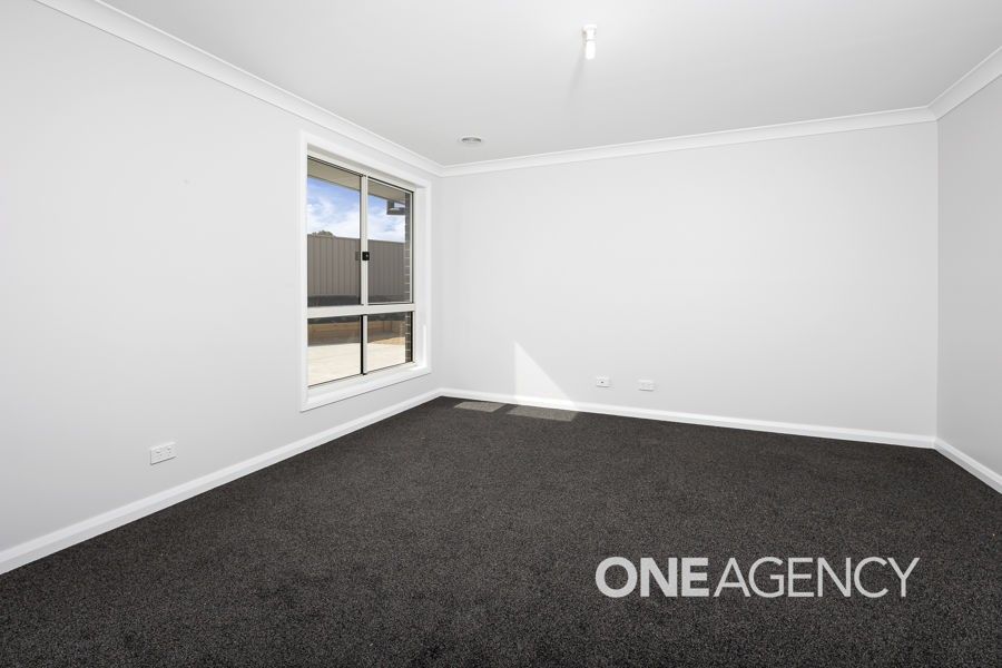 4 ASTLEY CLOSE, Lloyd NSW 2650, Image 1