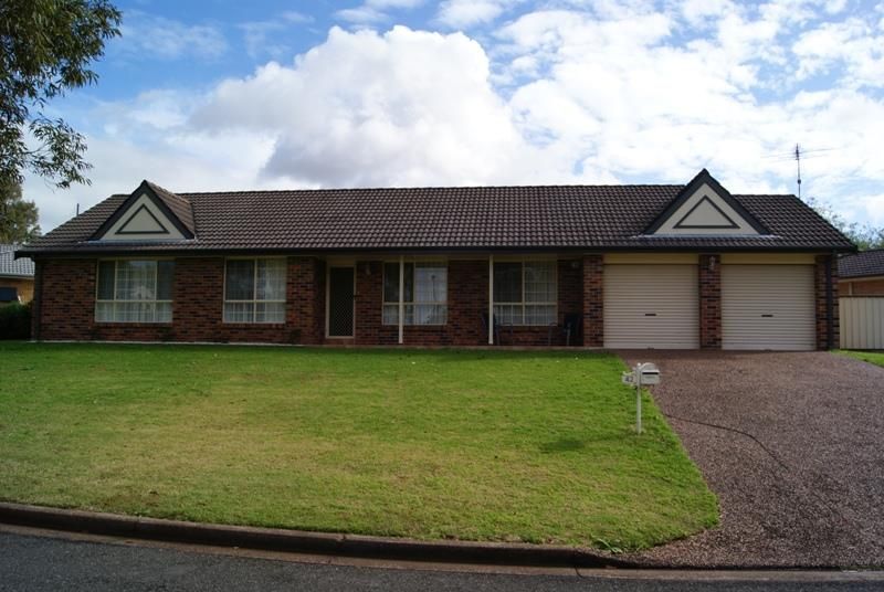 42 Robinson Way, Singleton Heights NSW 2330 House For Rent 620