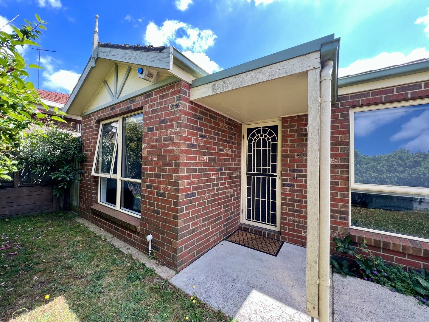 3 bedrooms House in 1/3 Carbery Court GROVEDALE VIC, 3216