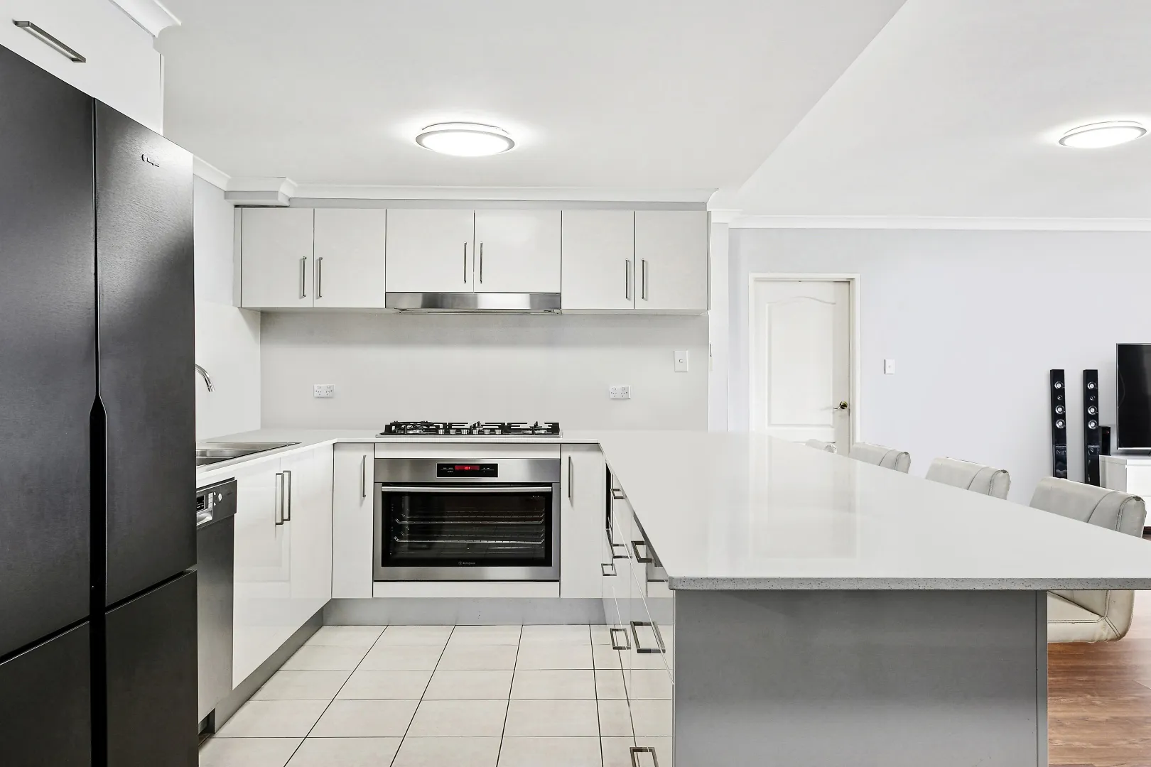 Spacious, Light-Filled and Modern - Widok 5