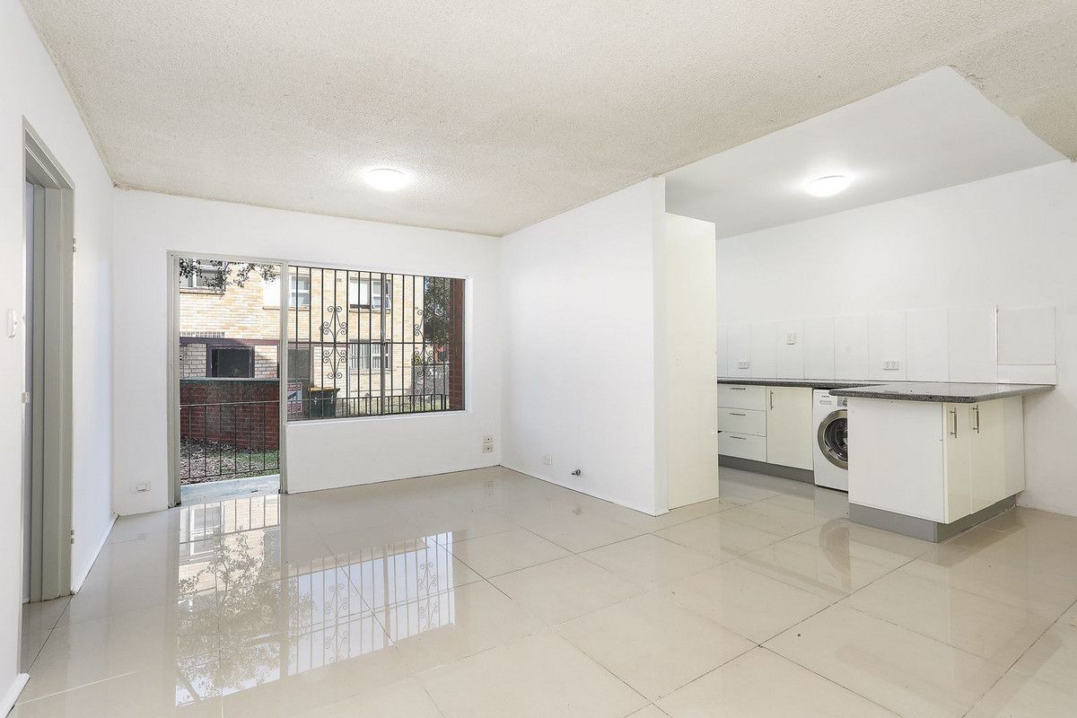 2 bedrooms Apartment / Unit / Flat in 4/4 Hearne Close EASTLAKES NSW, 2018