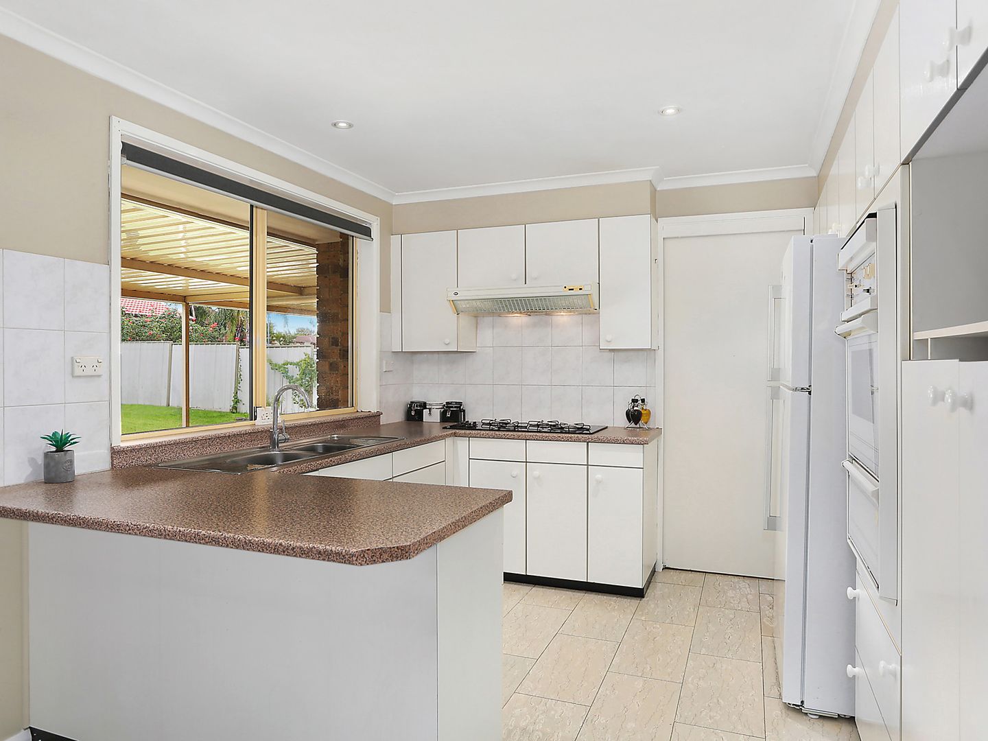 16 Niland Place, Edensor Park NSW 2176, Image 2