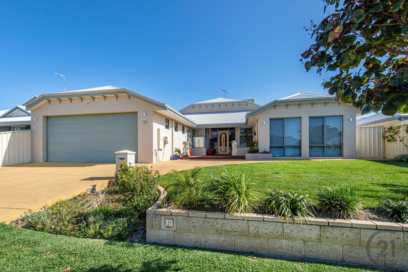 4 bedrooms House in 30 Tranquility Way HALLS HEAD WA, 6210