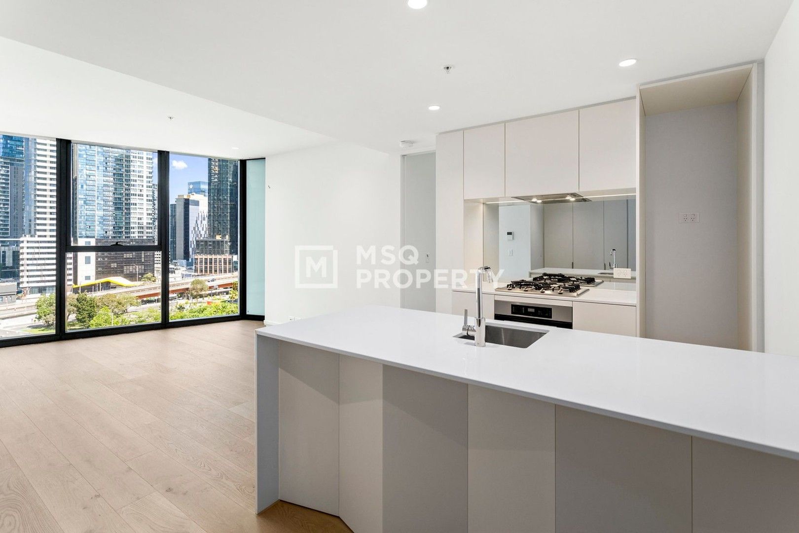 2 bedrooms Apartment / Unit / Flat in 705/11 Bale Circuit SOUTHBANK VIC, 3006