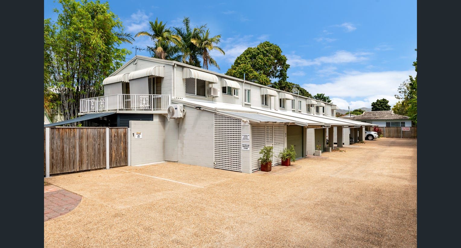 2 bedrooms Apartment / Unit / Flat in 3/24 Love Lane ROSSLEA QLD, 4812