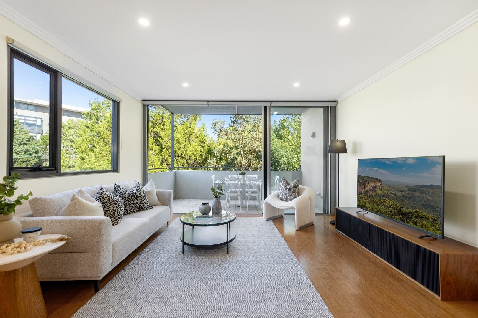 3 bedrooms Apartment / Unit / Flat in 402/1 Heydon Avenue WARRAWEE NSW, 2074