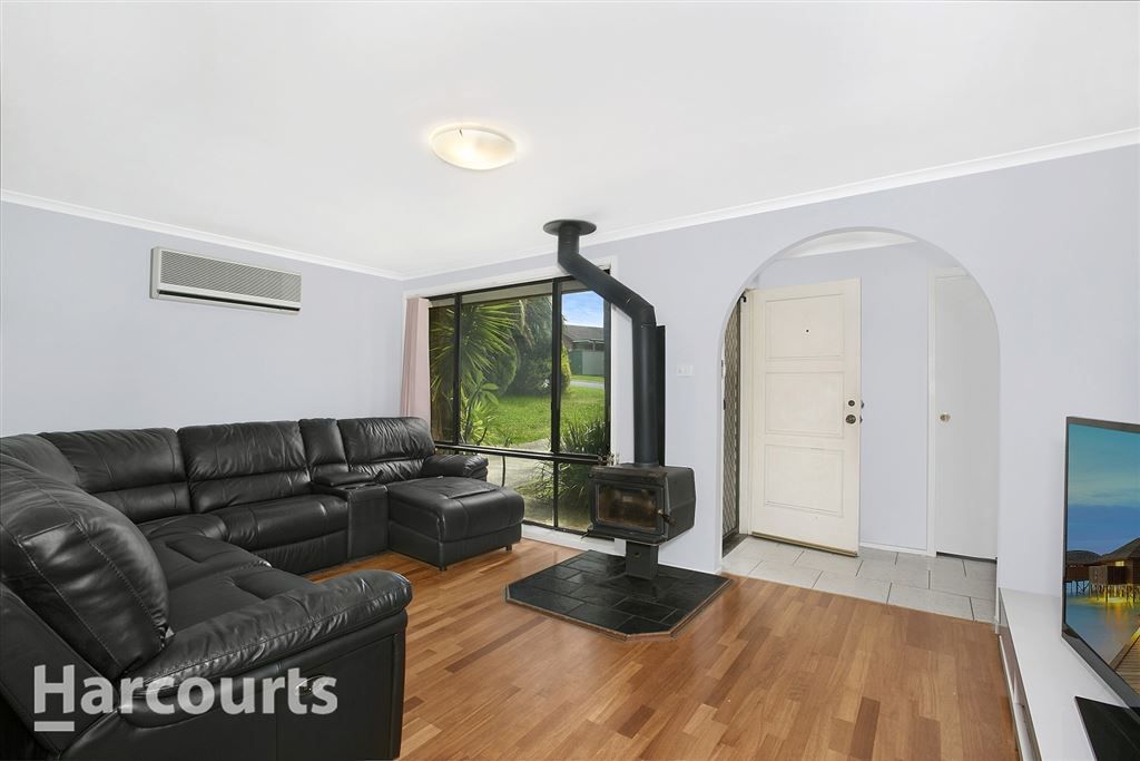 5 Serpentine Place, Eagle Vale NSW 2558, Image 2