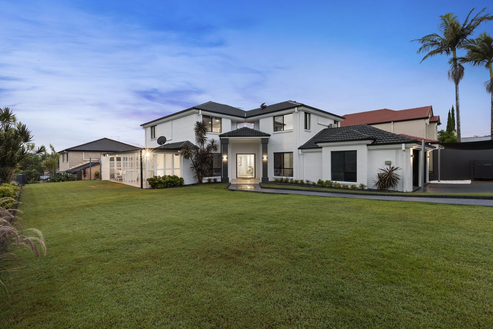 2 Juniper Place, Carindale QLD 4152, Image 0