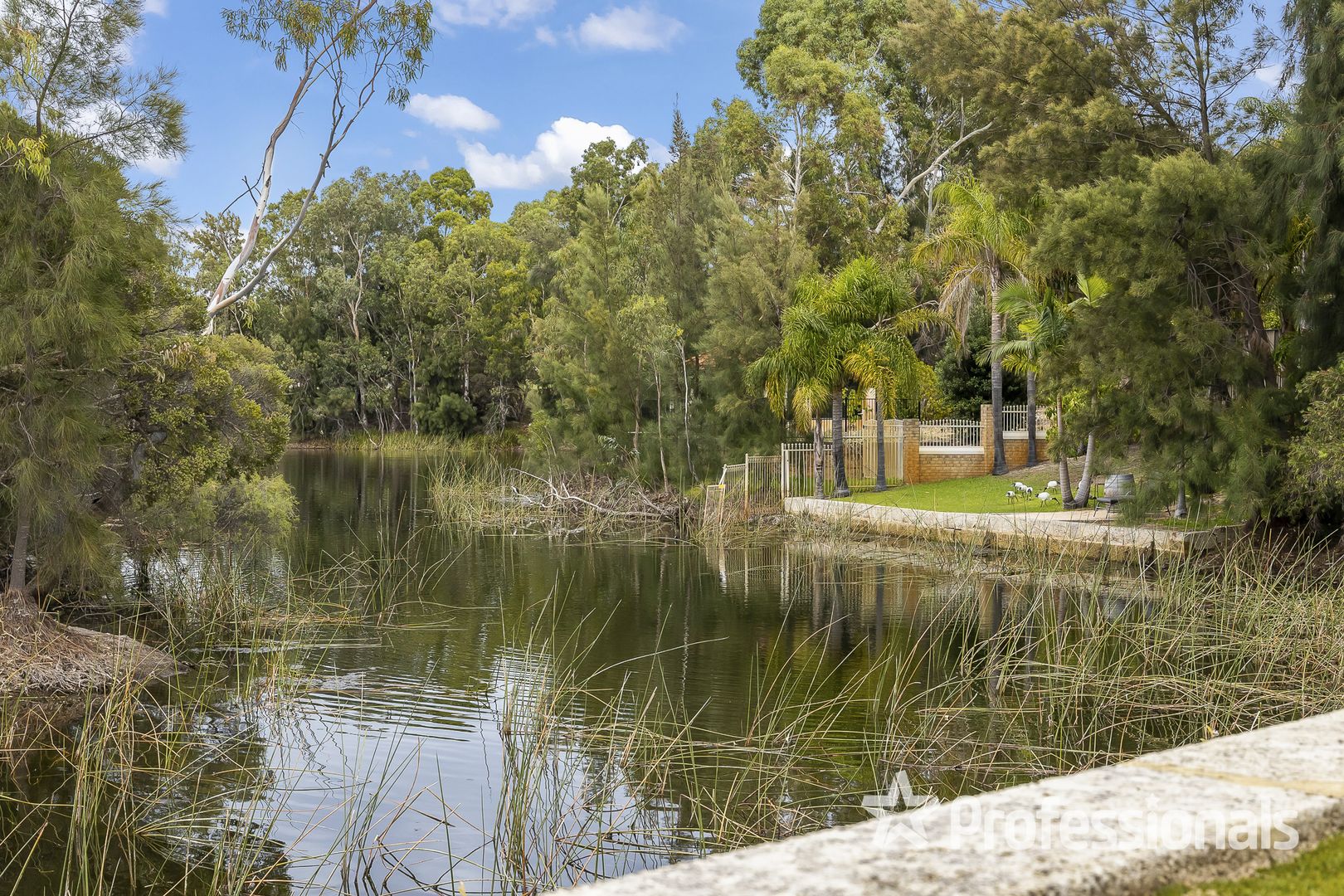 8A Lakeshore Close, Ballajura WA 6066, Image 1