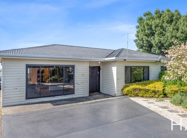 18 Walkers Avenue, Newnham TAS 7248