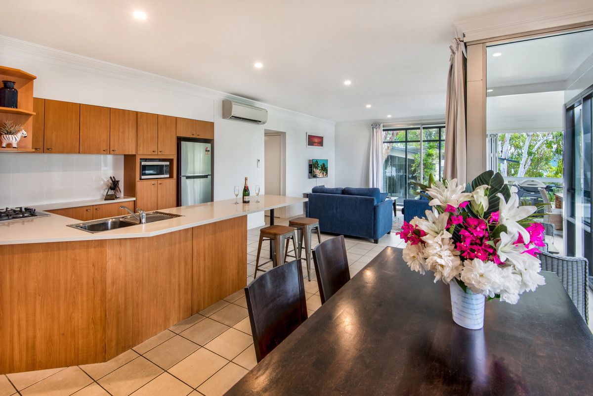 Oasis 2/2 Flametree Grove, Hamilton Island QLD 4803, Image 2