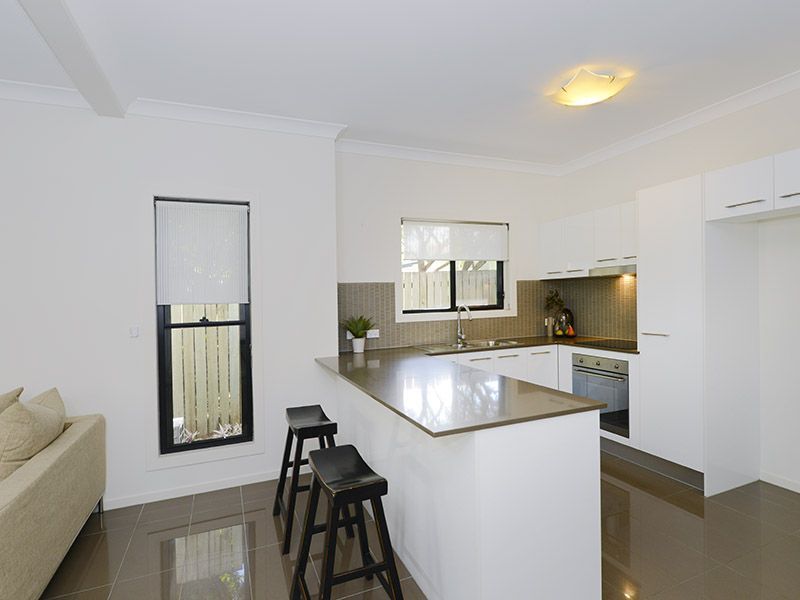 2/9 Koolatah Street, CARINA QLD 4152, Image 2