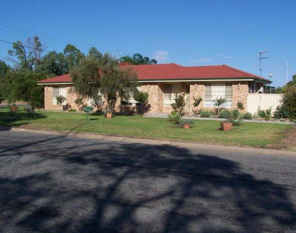 2 Curlew Crescent, Coleambally NSW 2707