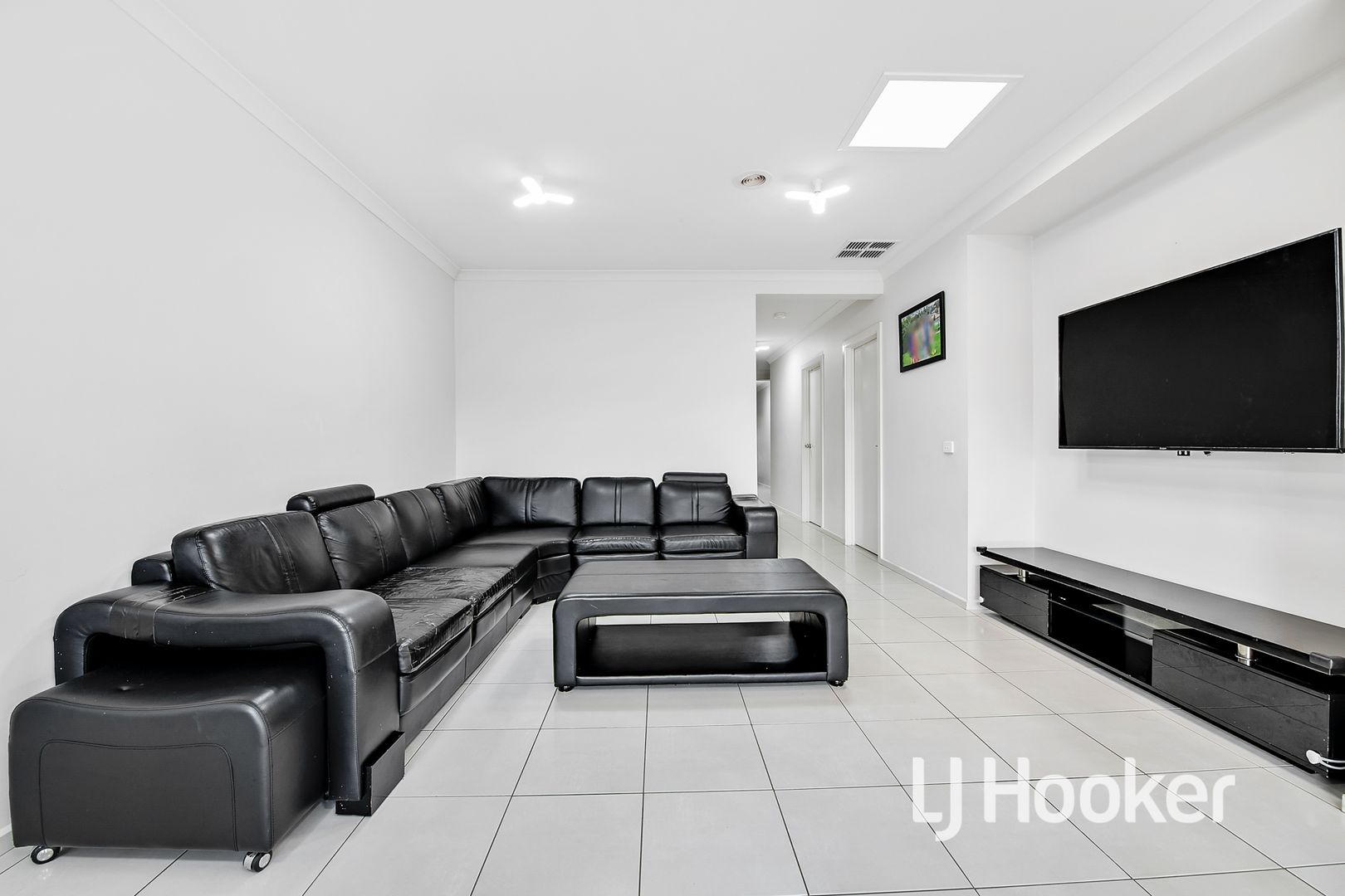 18 Portrait Place, Clyde North VIC 3978, Image 1