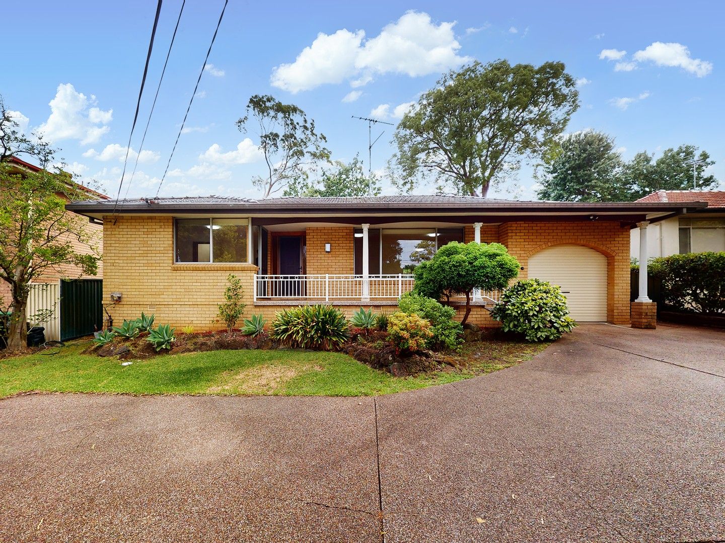 5 bedrooms House in 10 Park Road BAULKHAM HILLS NSW, 2153