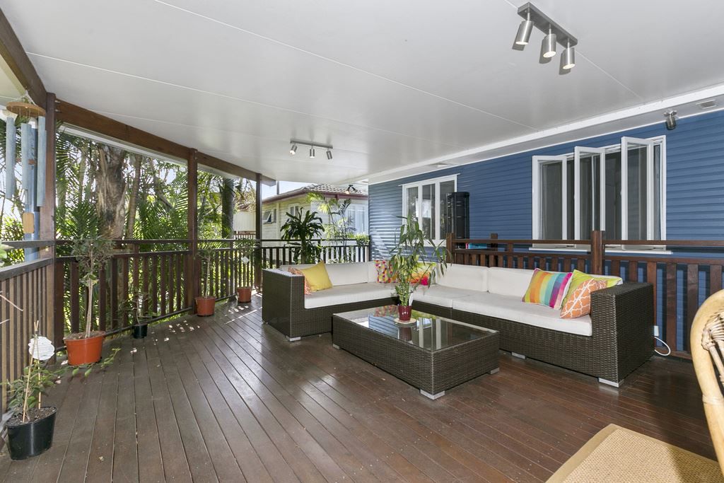 49 Malabar Street, Wynnum West QLD 4178, Image 2