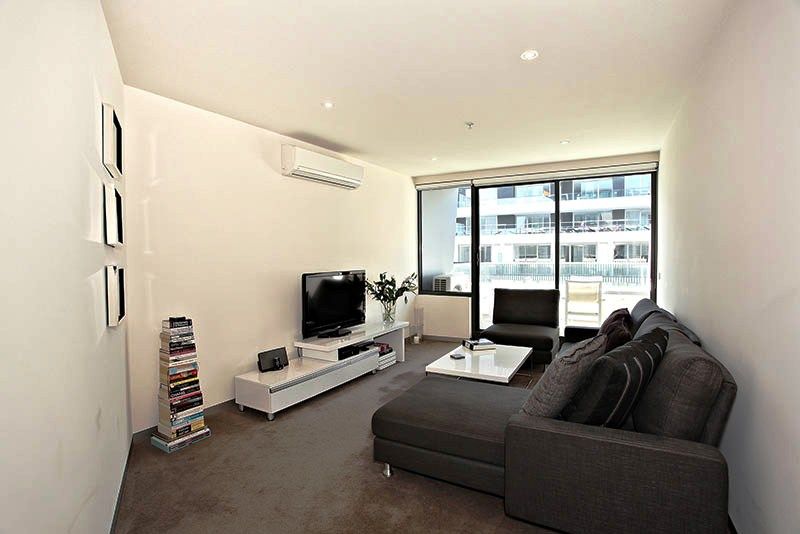 202/105 Nott Street, Port Melbourne VIC 3207, Image 2