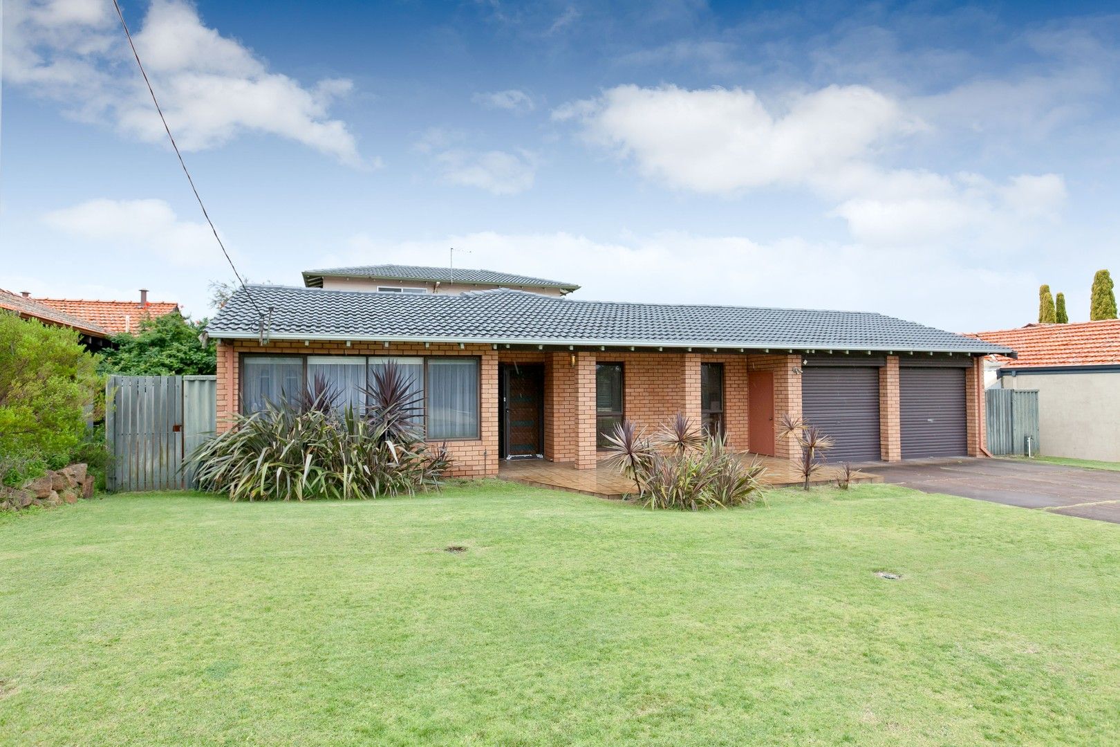 4 bedrooms House in 9 Bolger Place BOORAGOON WA, 6154