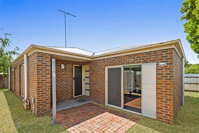 Picture of 2/9 McNeill Avenue, EAST GEELONG VIC 3219