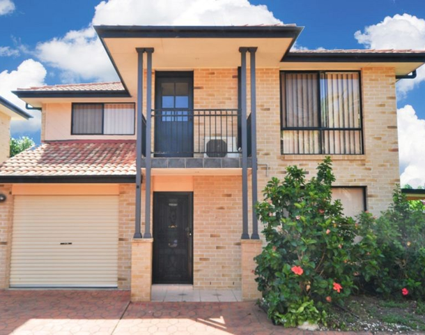 4/2 Cambridge Street, Ingleburn NSW 2565