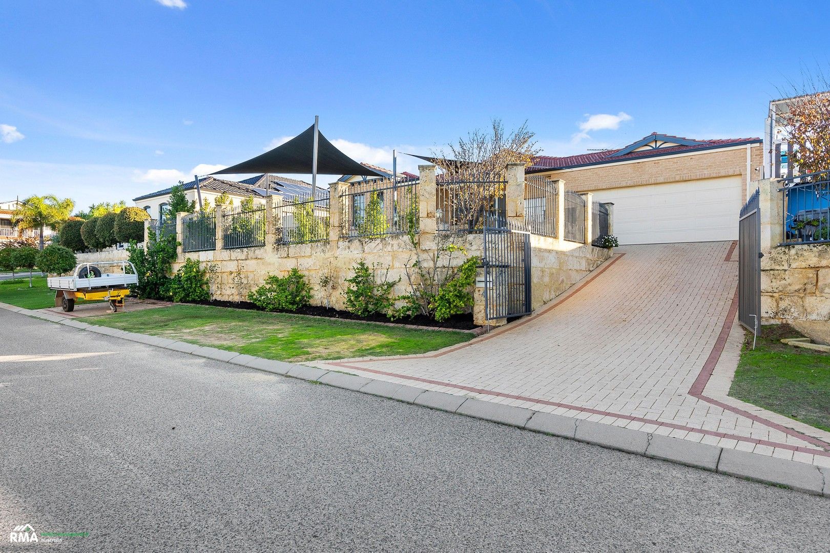 4 bedrooms House in 4 Arrow Place JOONDALUP WA, 6027