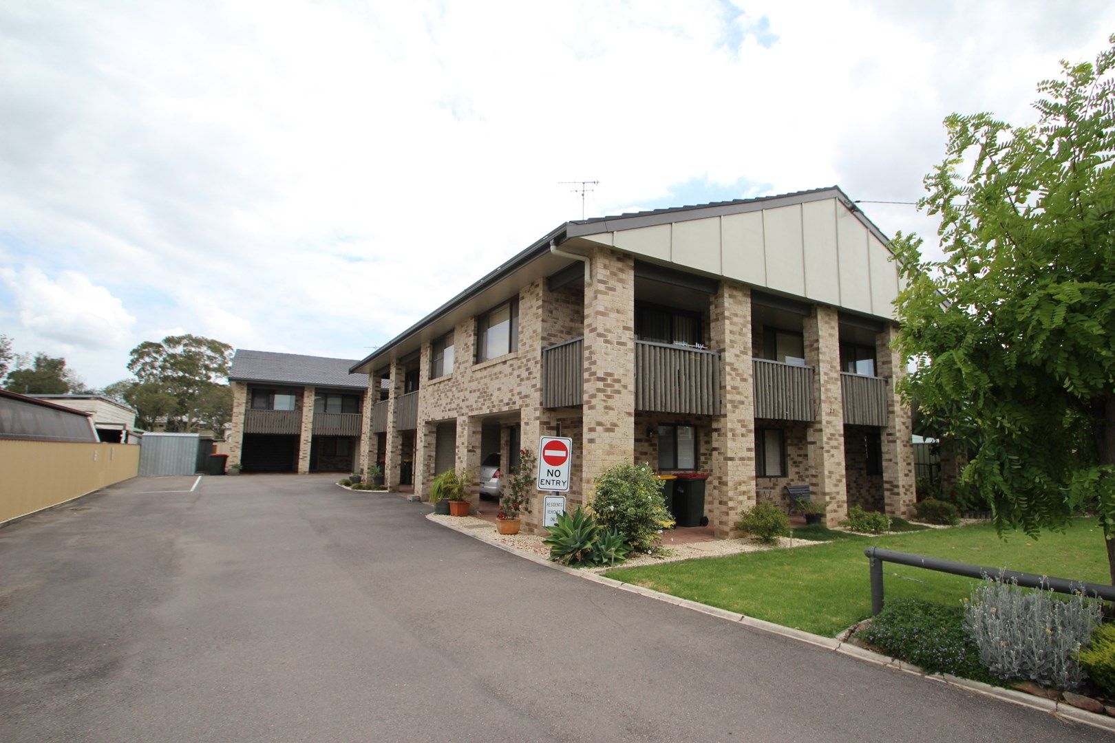 Macquarie Street, Singleton NSW 2330 2 beds apartment for Rent, 440 5186850 Domain