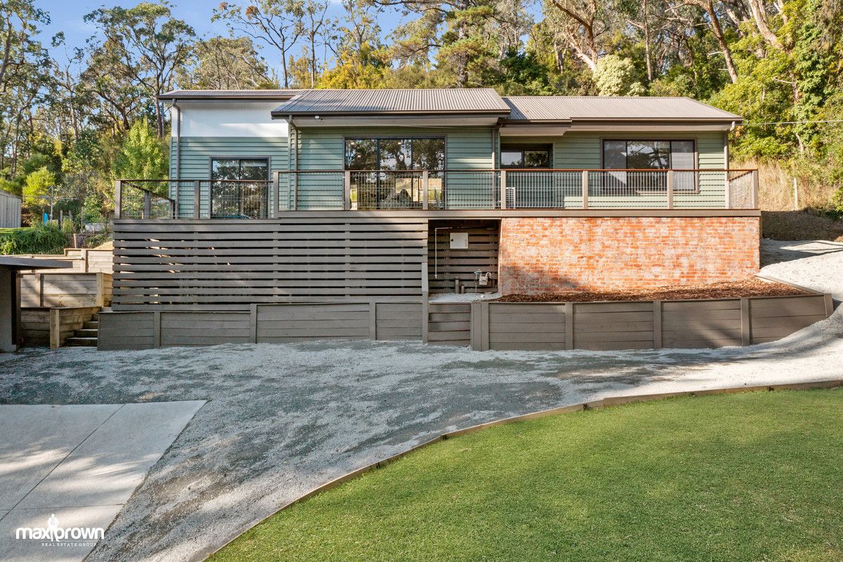 3 bedrooms House in 25 Inverness Road MOUNT EVELYN VIC, 3796