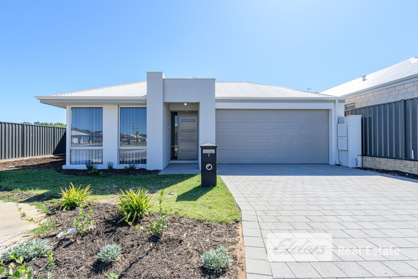 4 bedrooms House in 7 Dunning Street BALDIVIS WA, 6171