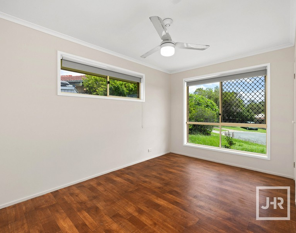 4 Troy Close, Edens Landing QLD 4207