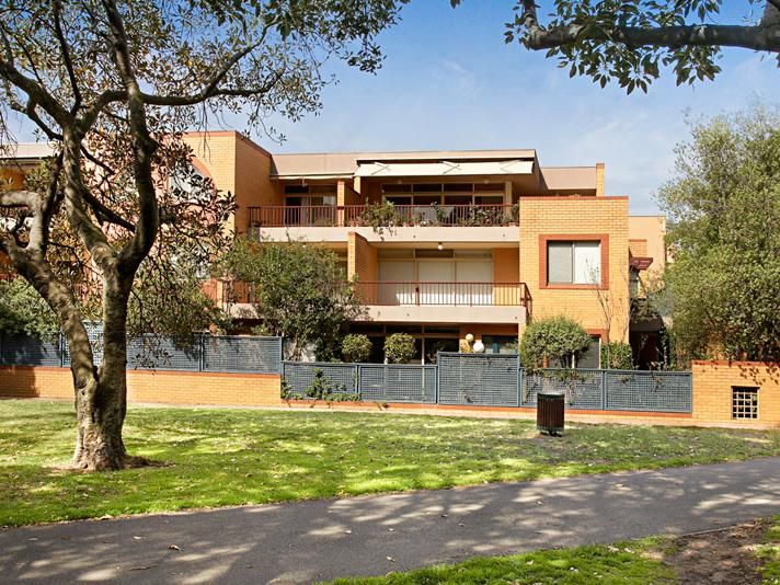 2 bedrooms Apartment / Unit / Flat in 12/21 Park Lane SOUTH YARRA VIC, 3141